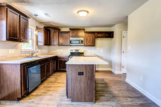 $315,900 | 403 Windermere Road, Hubert, NC 28539