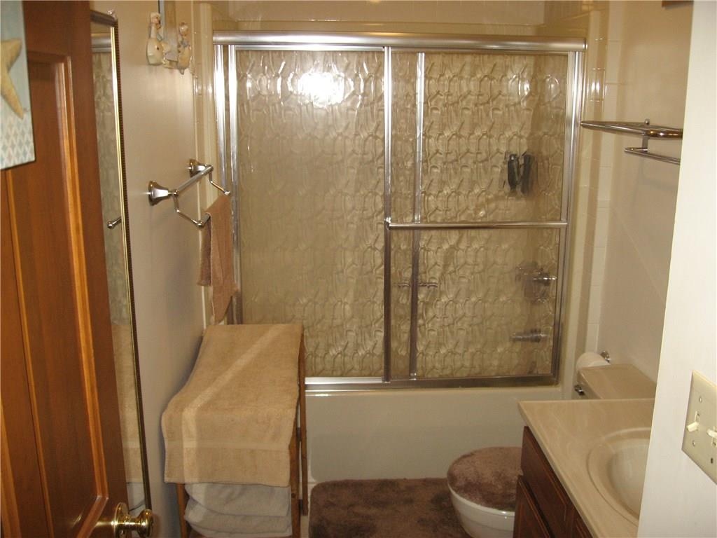 307 West Mountainview Road Acme, PA 15610 - Photo 16 of 25 Main Bathroom