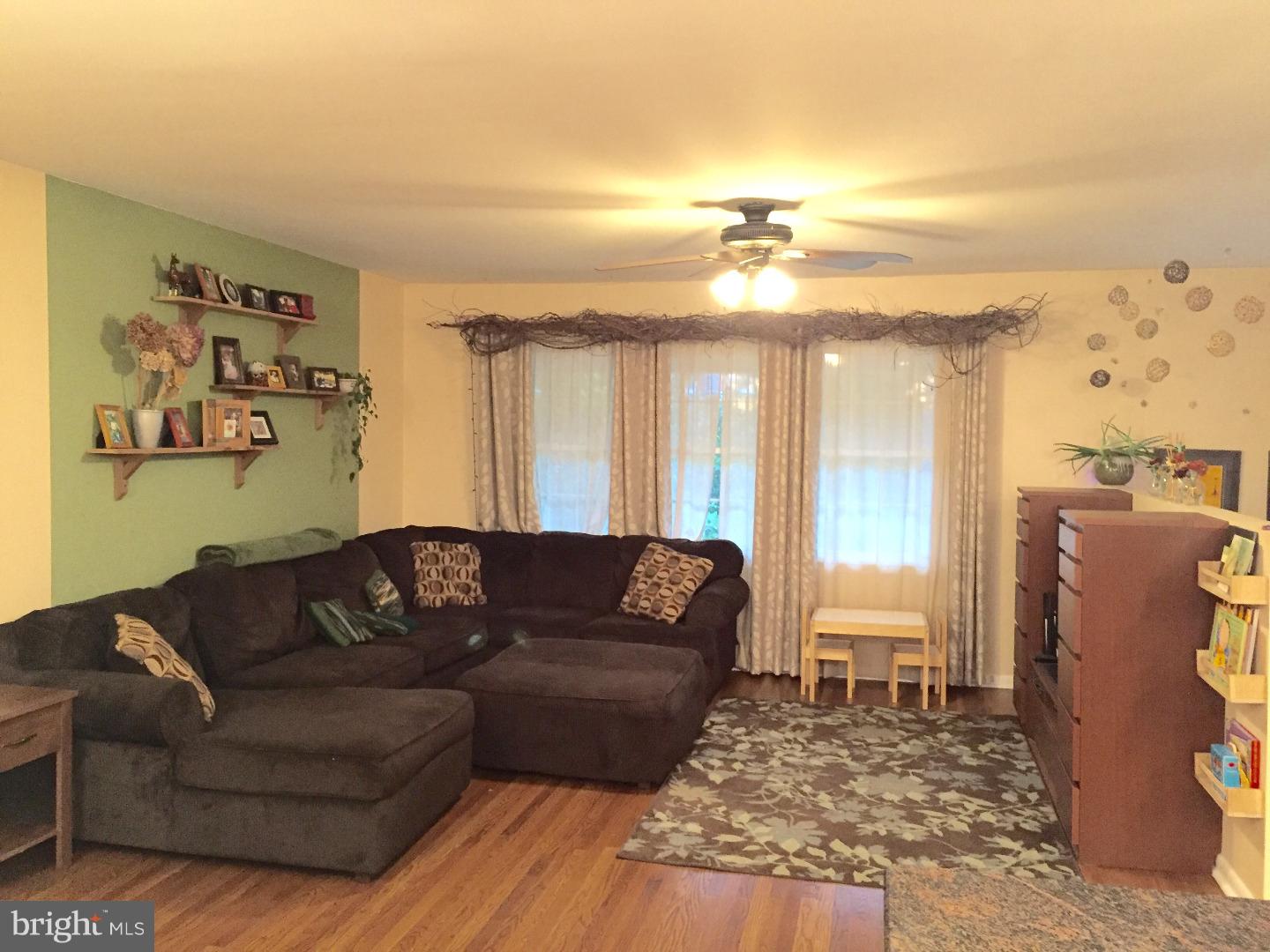 550 Parmentier Road Warminster, PA 18974 - Photo 3 of 6