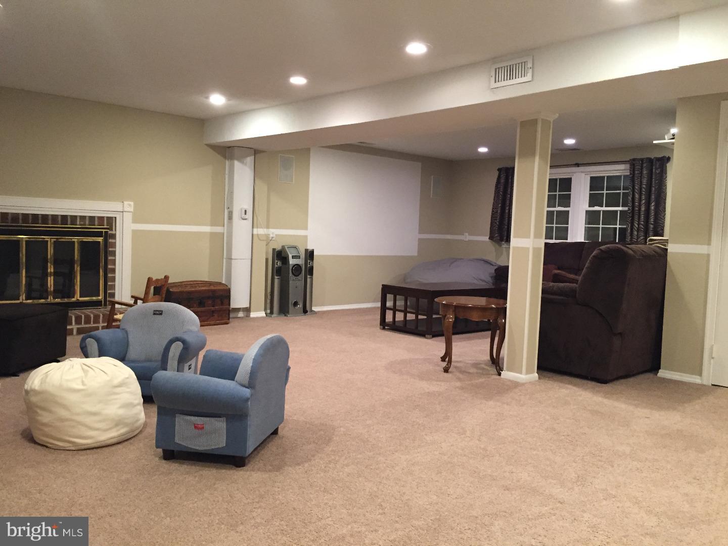 550 Parmentier Road Warminster, PA 18974 - Photo 4 of 6