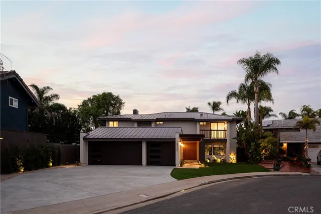 $3,295,000 | 19321 Manor Point Circle, Huntington Beach, CA 92648
