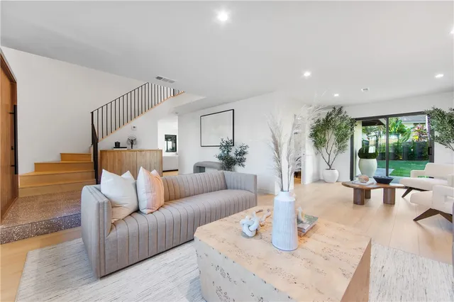 $3,295,000 | 19321 Manor Point Circle, Huntington Beach, CA 92648