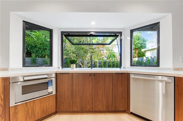 $3,295,000 | 19321 Manor Point Circle, Huntington Beach, CA 92648