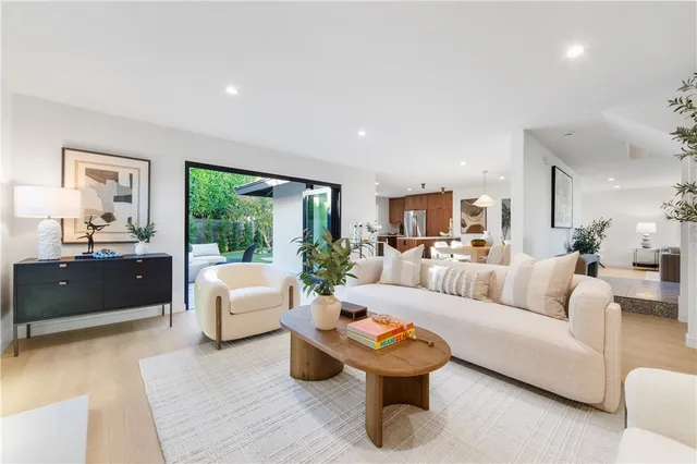 $3,295,000 | 19321 Manor Point Circle, Huntington Beach, CA 92648