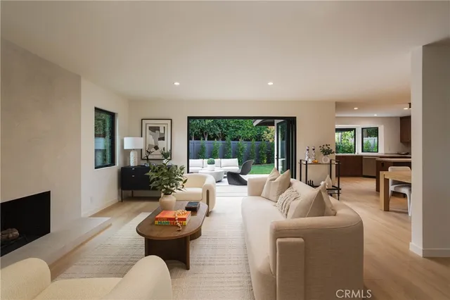 $3,295,000 | 19321 Manor Point Circle, Huntington Beach, CA 92648