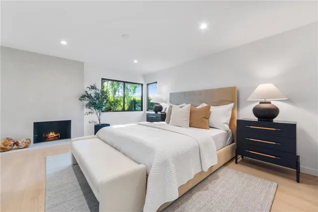 $3,295,000 | 19321 Manor Point Circle, Huntington Beach, CA 92648