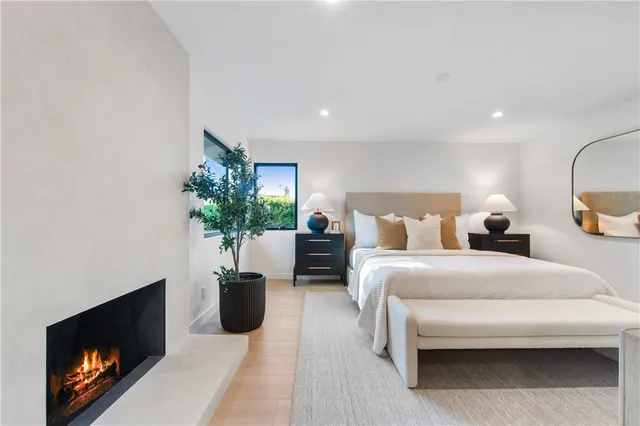 $3,295,000 | 19321 Manor Point Circle, Huntington Beach, CA 92648