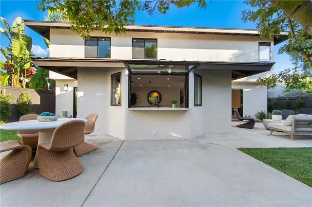 $3,295,000 | 19321 Manor Point Circle, Huntington Beach, CA 92648