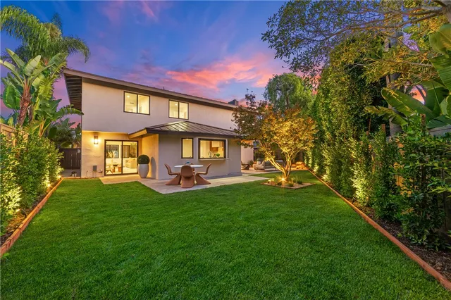 $3,295,000 | 19321 Manor Point Circle, Huntington Beach, CA 92648