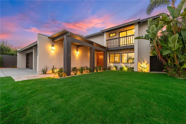 $3,295,000 | 19321 Manor Point Circle, Huntington Beach, CA 92648