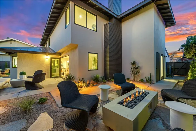 $3,295,000 | 19321 Manor Point Circle, Huntington Beach, CA 92648