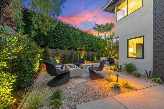 $3,295,000 | 19321 Manor Point Circle, Huntington Beach, CA 92648