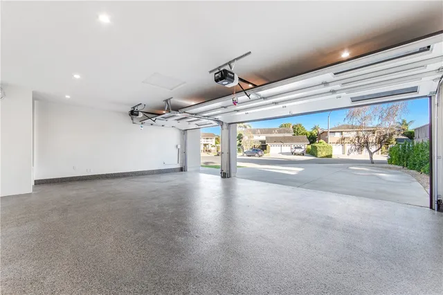 $3,295,000 | 19321 Manor Point Circle, Huntington Beach, CA 92648