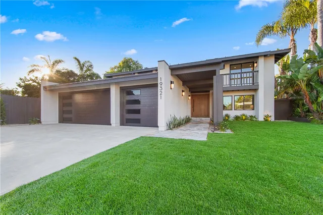 $3,295,000 | 19321 Manor Point Circle, Huntington Beach, CA 92648