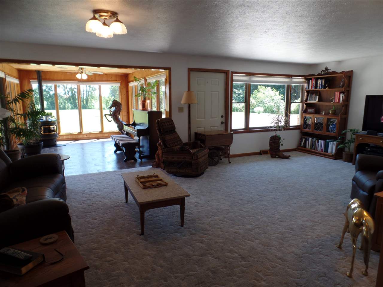 22414 Riley Road Lakeville, IN 46536 - Photo 11 of 30 Gallery Image 11
