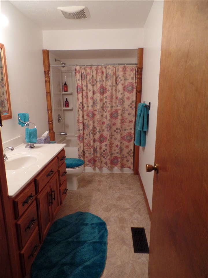 22414 Riley Road Lakeville, IN 46536 - Photo 22 of 30 Gallery Image 22