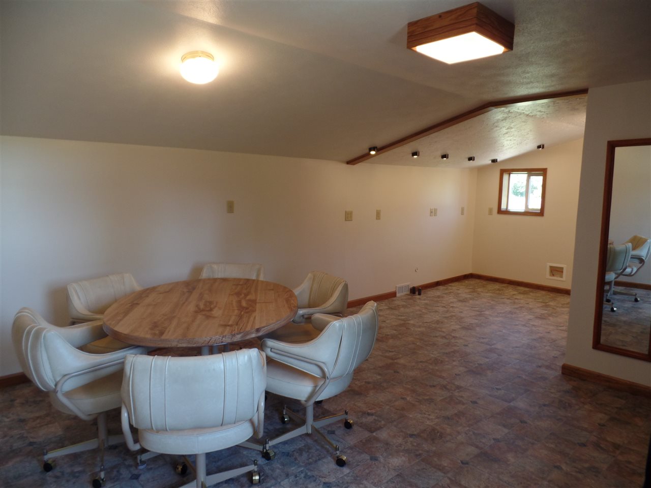 22414 Riley Road Lakeville, IN 46536 - Photo 23 of 30 Gallery Image 23