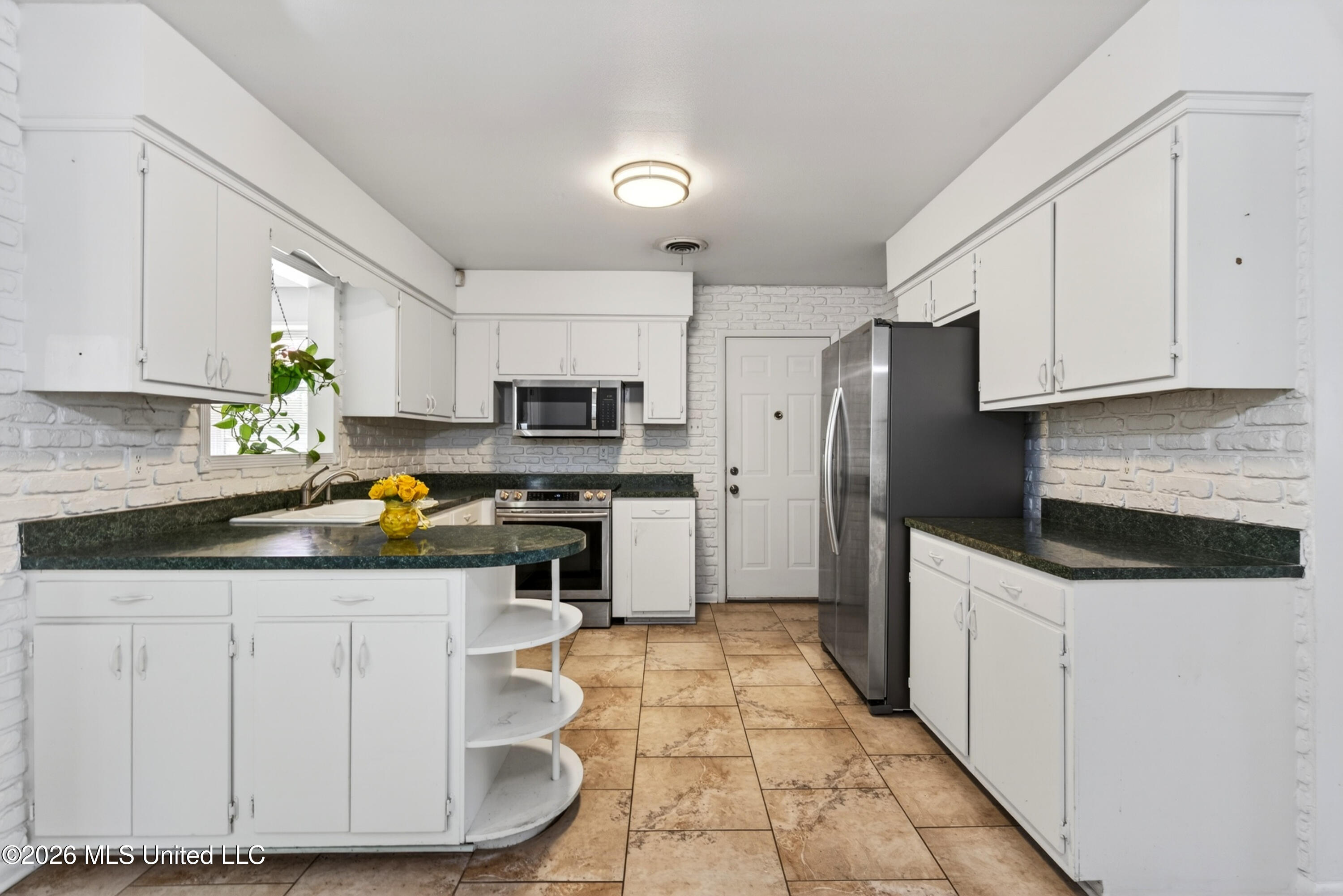 2535 Meadow Road Biloxi, MS 39531 - Photo 18 of 40 17
