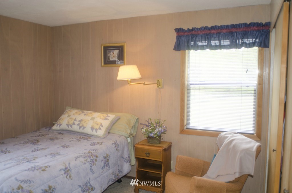 6804 Holst Road Clinton, WA 98236 - Photo 10 of 24 Gallery Image 10