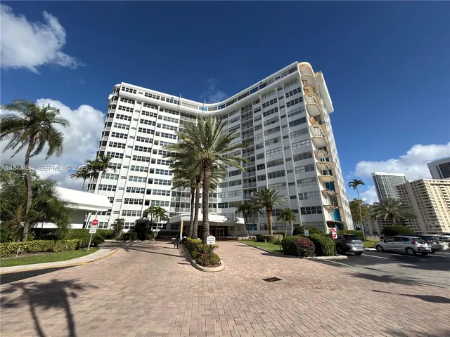 $265,000 | 100 Golden Isles Drive, Unit 706, Hallandale Beach, FL 33009