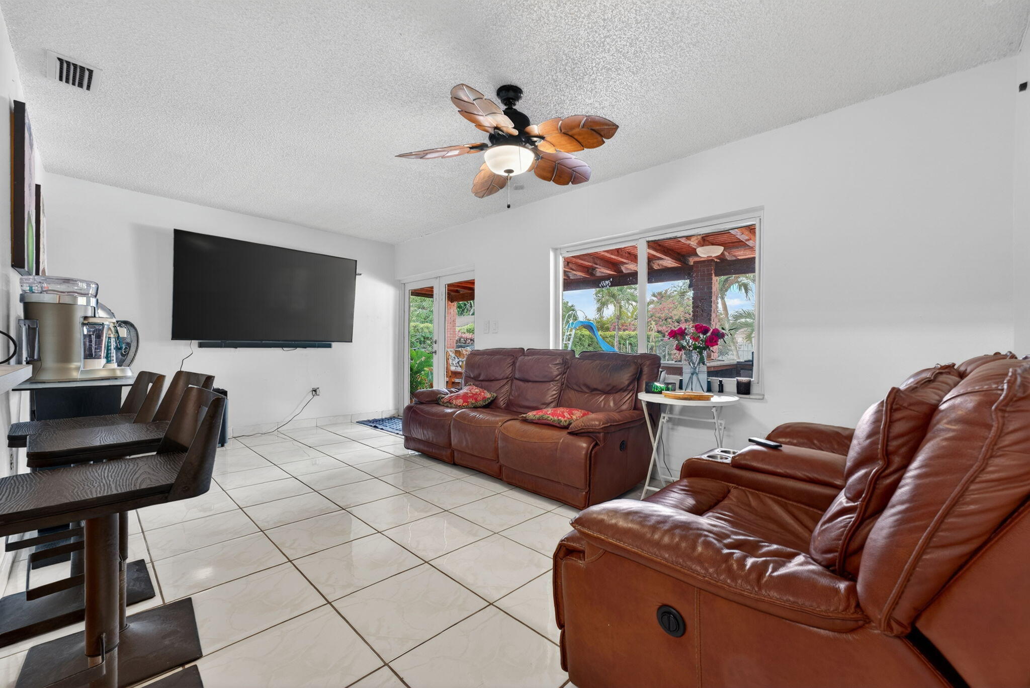 10040 Southwest 32nd Street Miami, FL 33165 - Photo 9 of 28 16-web-or-mls-DSC04684