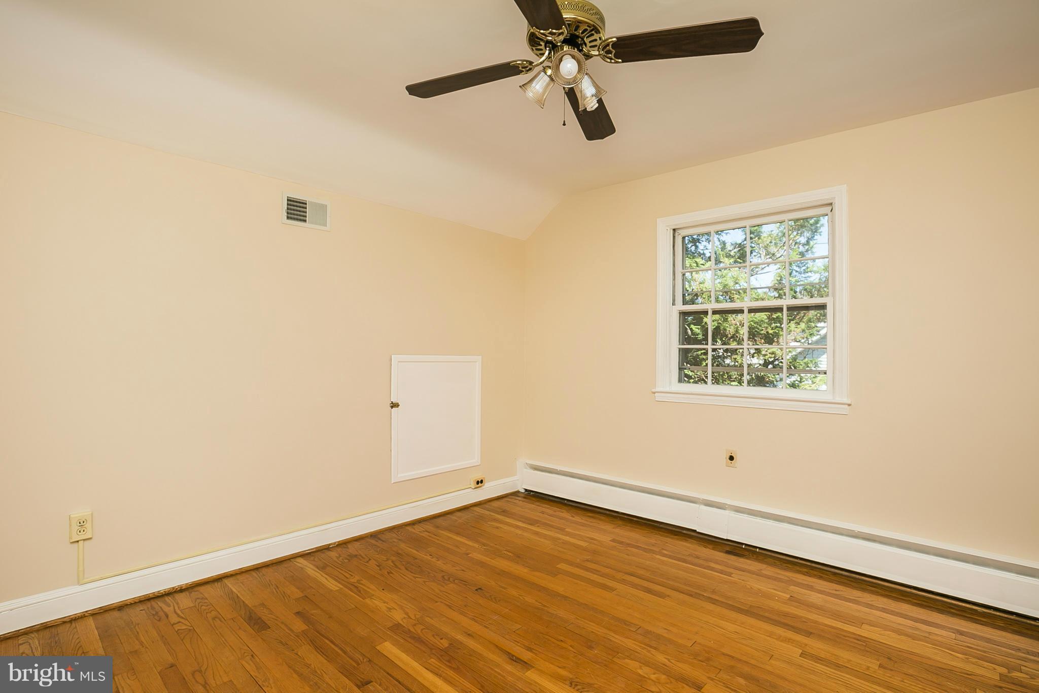 3301 Marnat Road Baltimore, MD 21208 - Photo 17 of 27 an empty room with a window