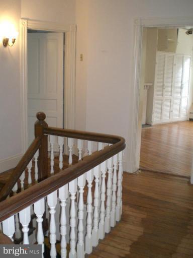 2119 R Street Northwest Washington, DC 20008 - Photo 16 of 30 Hallway