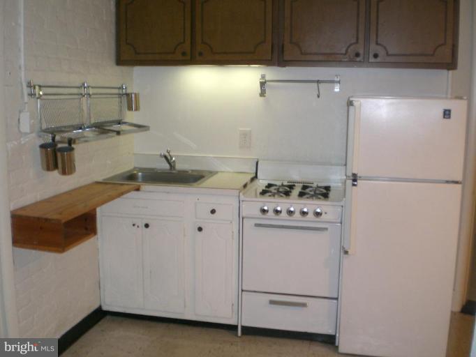 2119 R Street Northwest Washington, DC 20008 - Photo 22 of 30 Apartment Kitchen