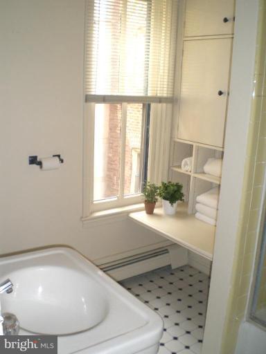 2119 R Street Northwest Washington, DC 20008 - Photo 26 of 30 Bath #2