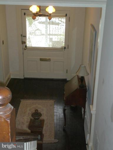 2119 R Street Northwest Washington, DC 20008 - Photo 9 of 30 Entrance / Foyer