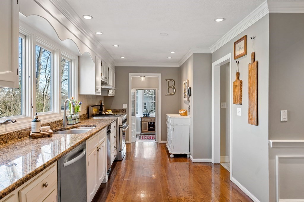 27 Bradley Road Andover, MA 01810 - Photo 13 of 42 Gallery Image 13