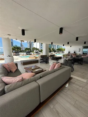 $4,200 | 2900 Northeast 7th Avenue, Unit 2708, Miami, FL 33137