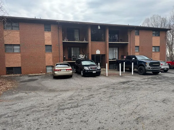 $800 | 45 Vera Avenue, Unit 9, Collinsville, VA 24078