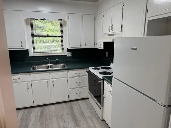 $800 | 45 Vera Avenue, Unit 9, Collinsville, VA 24078