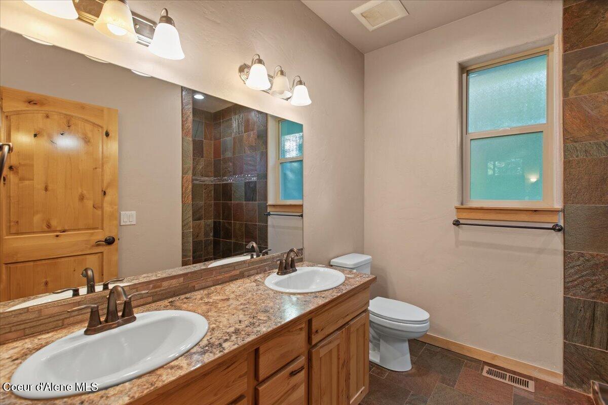 17727 South Bull Run Road Cataldo, ID 83810 - Photo 29 of 72 31-17727 S Bull Run Rd_RedHogMedia