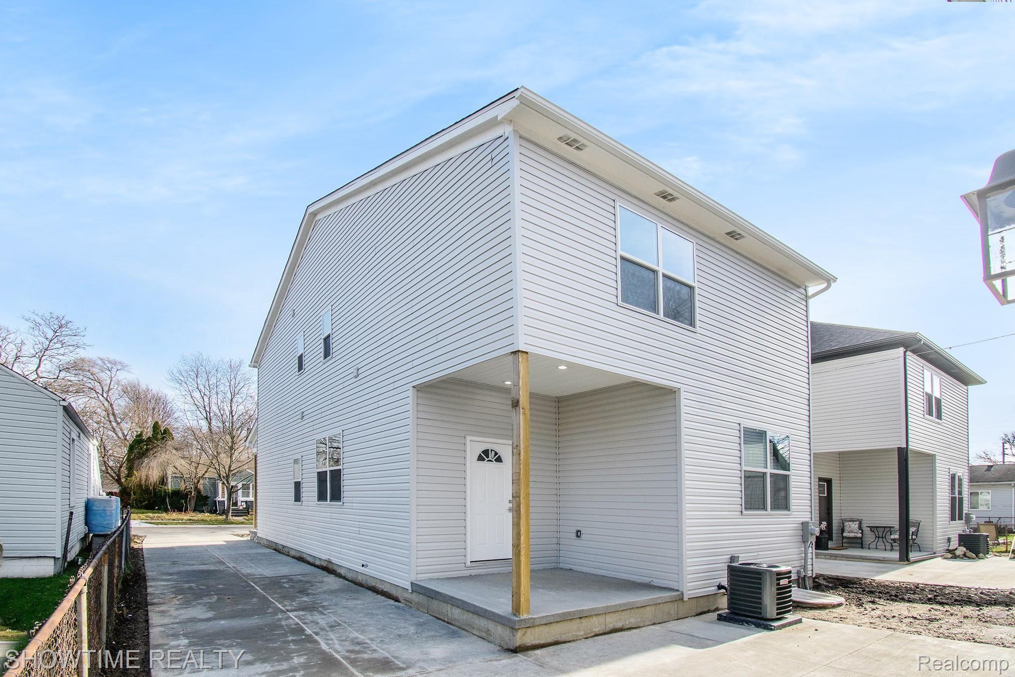 1945 Martin Road Ferndale, MI 48220 - Photo 23 of 27 211214 12.00pm Sinishtaj 1945 Martin Rd_44
