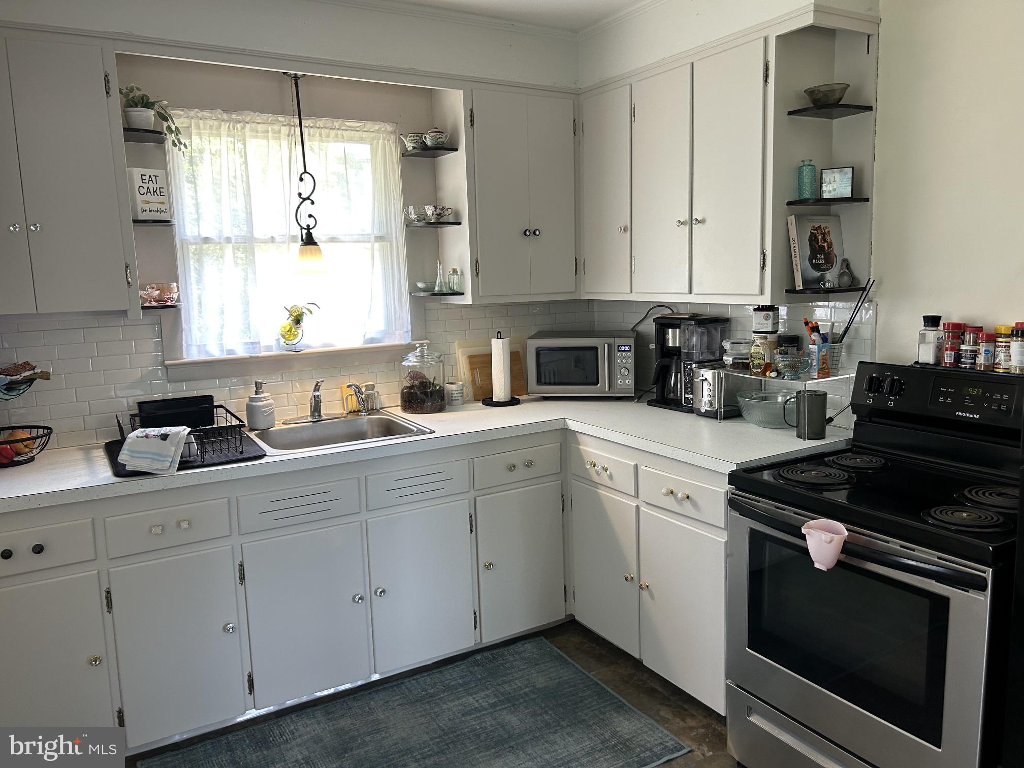 452 Raritan Avenue Atco, NJ 08004 - Photo 9 of 37 Kitchen