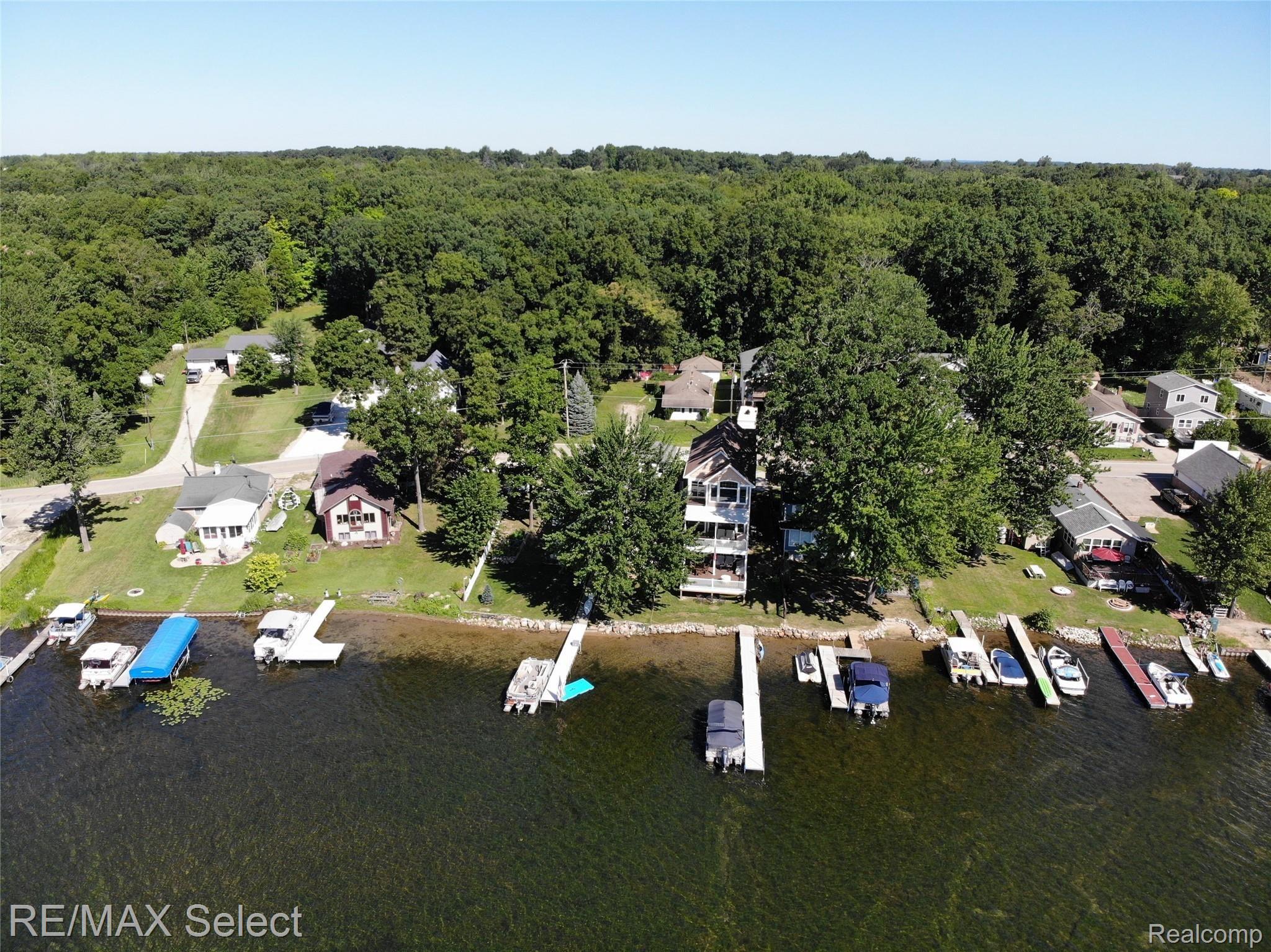 3869 Hunt Road Lapeer, MI 48446 - Photo 4 of 38 3869 Hunt Road 009.jpg