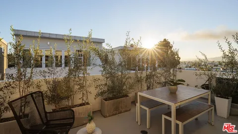 $1,349,000 | 857 1/2 Hyperion Avenue, Los Angeles, CA 90029