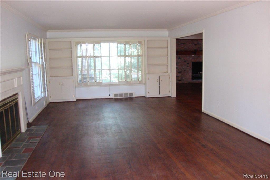 4170 Valley Forge Road Bloomfield Hills, MI 48301 - Photo 9 of 25 Living Room