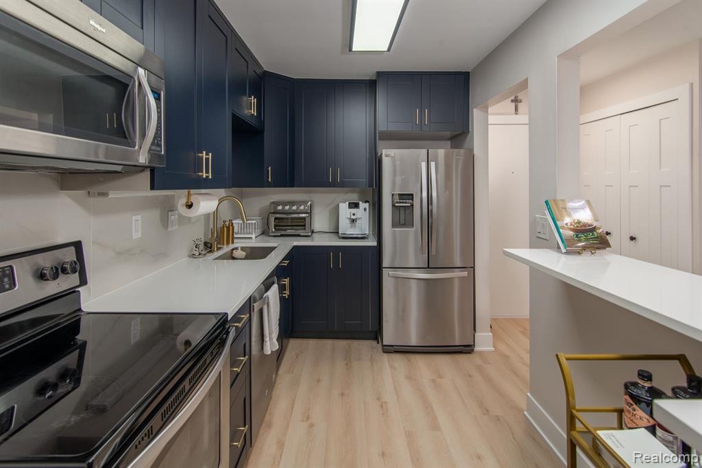 30445 West 14 Mile Road, Unit 52 Farmington Hills, MI 48334 - Photo 8 of 16