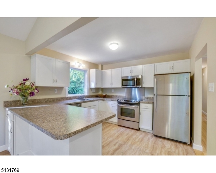67 River Road Flanders, NJ 07836 - Photo 3 of 27