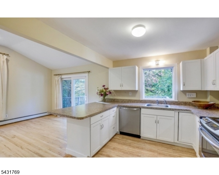 67 River Road Flanders, NJ 07836 - Photo 4 of 27