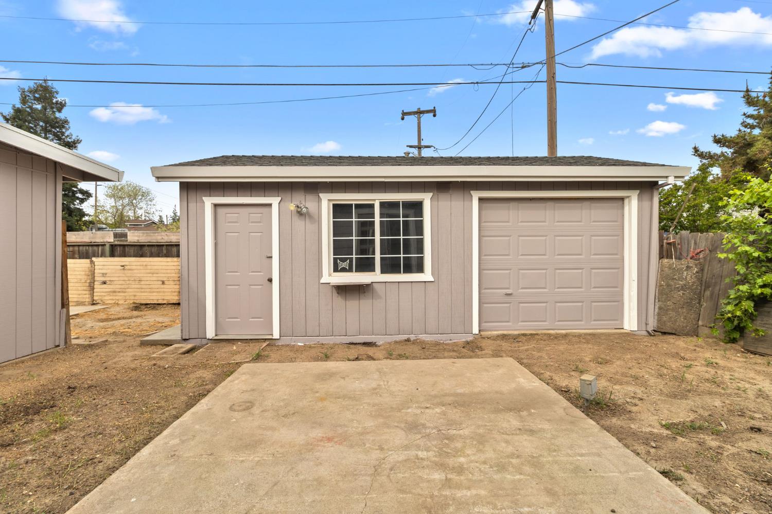 1805 Aloha Way Modesto, CA 95350 - Photo 17 of 24 a front view of a house
