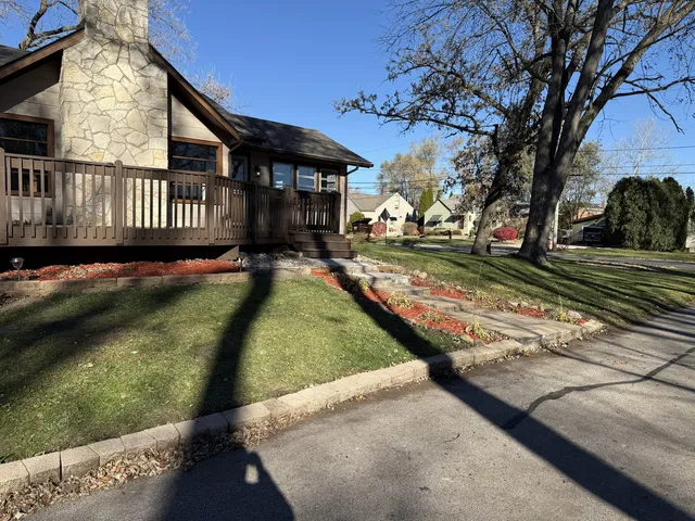 $295,000 | 554 Fremont Street, Woodstock, IL 60098