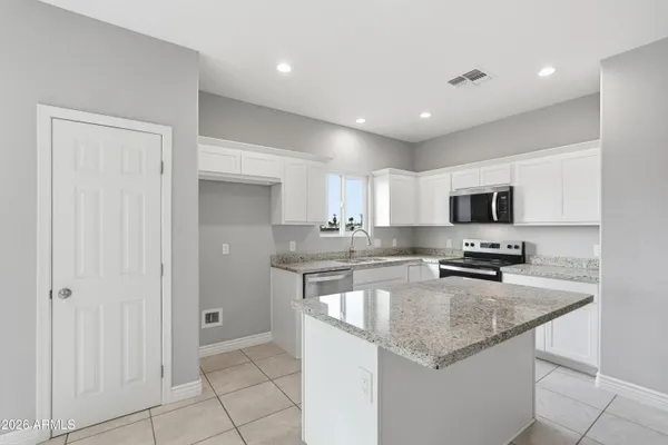 $450,000 | 2221 West Washington Street, Phoenix, AZ 85009