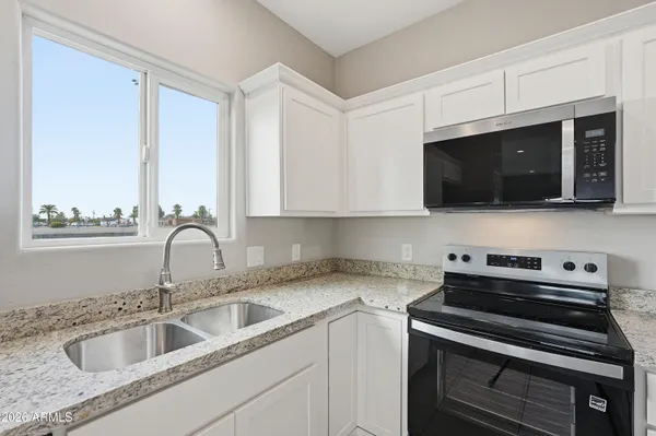 $450,000 | 2221 West Washington Street, Phoenix, AZ 85009