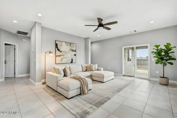 $450,000 | 2221 West Washington Street, Phoenix, AZ 85009