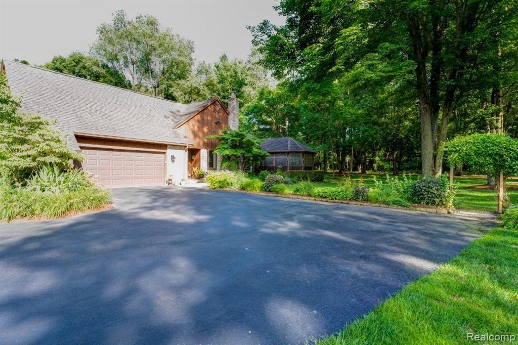 28265 West 14 Mile Road Farmington Hills, MI 48334 - Photo 9 of 69