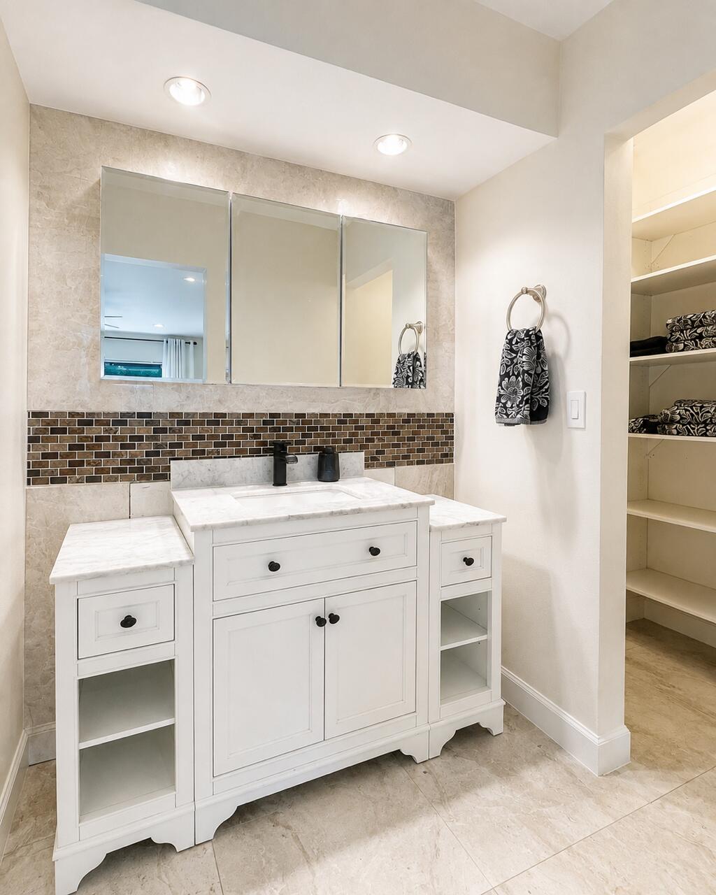 21596 Coronado Avenue Boca Raton, FL 33433 - Photo 18 of 30 Primary Bathroom